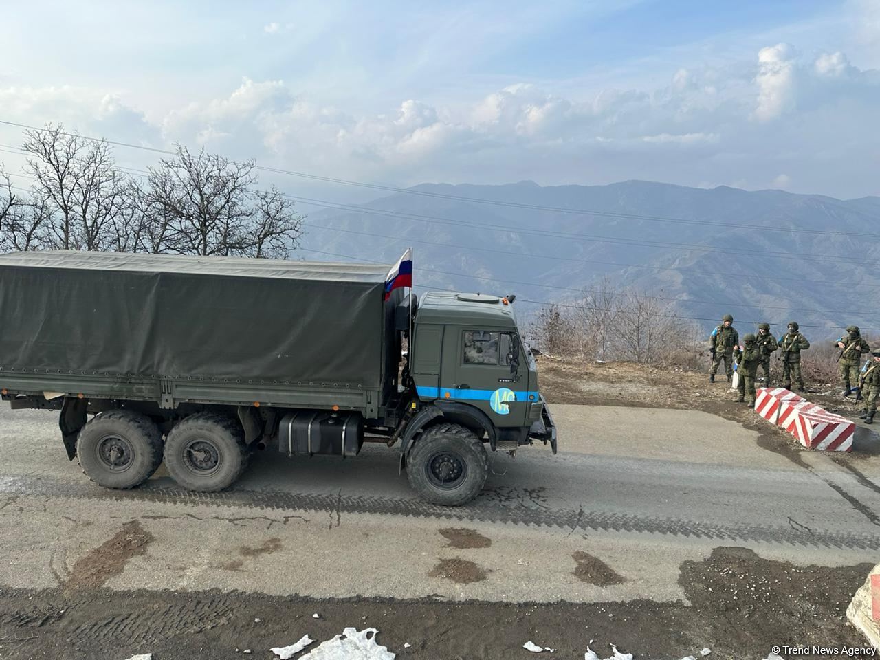 Convoy of Russian peacekeepers passes freely along Azerbaijan's Lachin-Khankendi road (PHOTO)