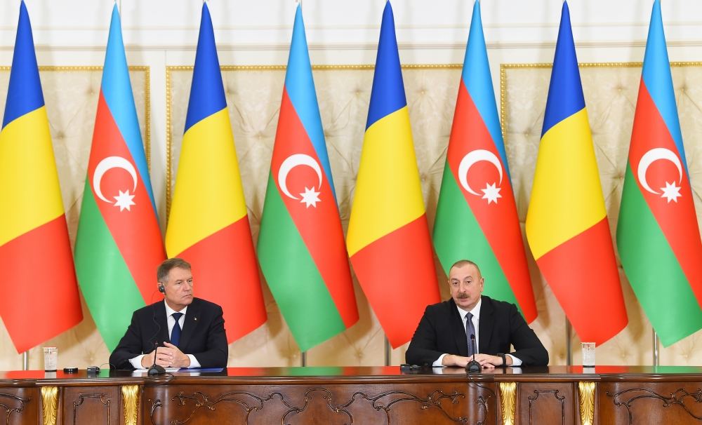 Президенты Азербайджана и Румынии выступили с заявлениями для прессы (ФОТО/ВИДЕО)