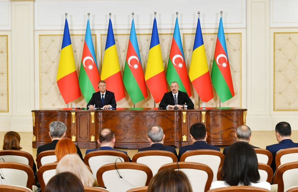 Президенты Азербайджана и Румынии выступили с заявлениями для прессы (ФОТО/ВИДЕО)