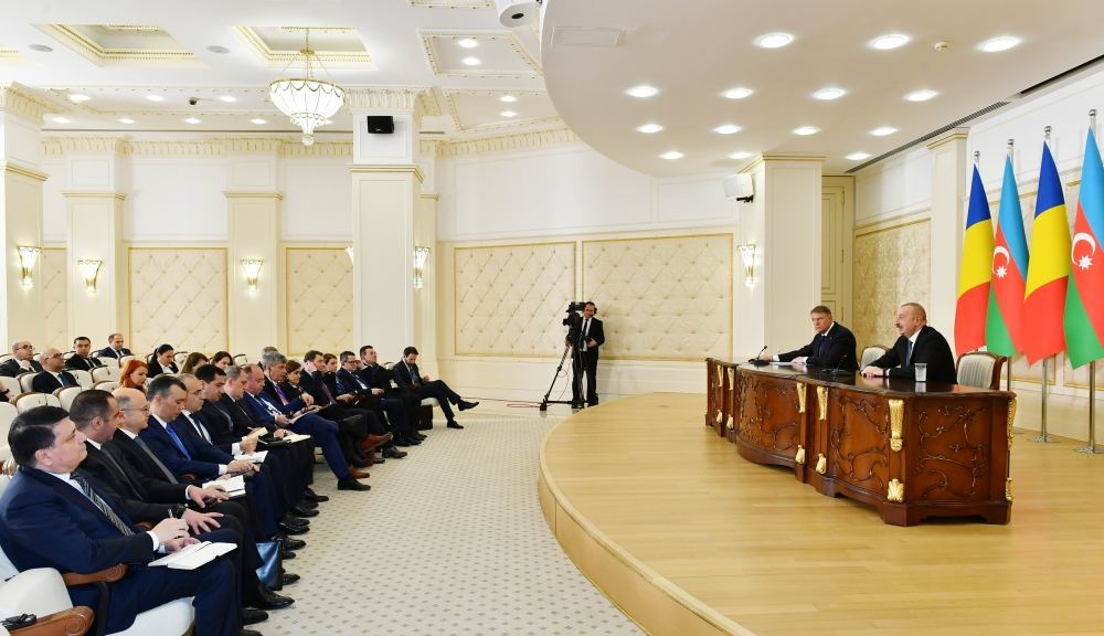 Президенты Азербайджана и Румынии выступили с заявлениями для прессы (ФОТО/ВИДЕО)