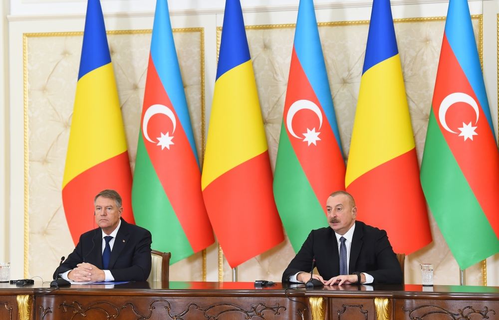 Президенты Азербайджана и Румынии выступили с заявлениями для прессы (ФОТО/ВИДЕО)