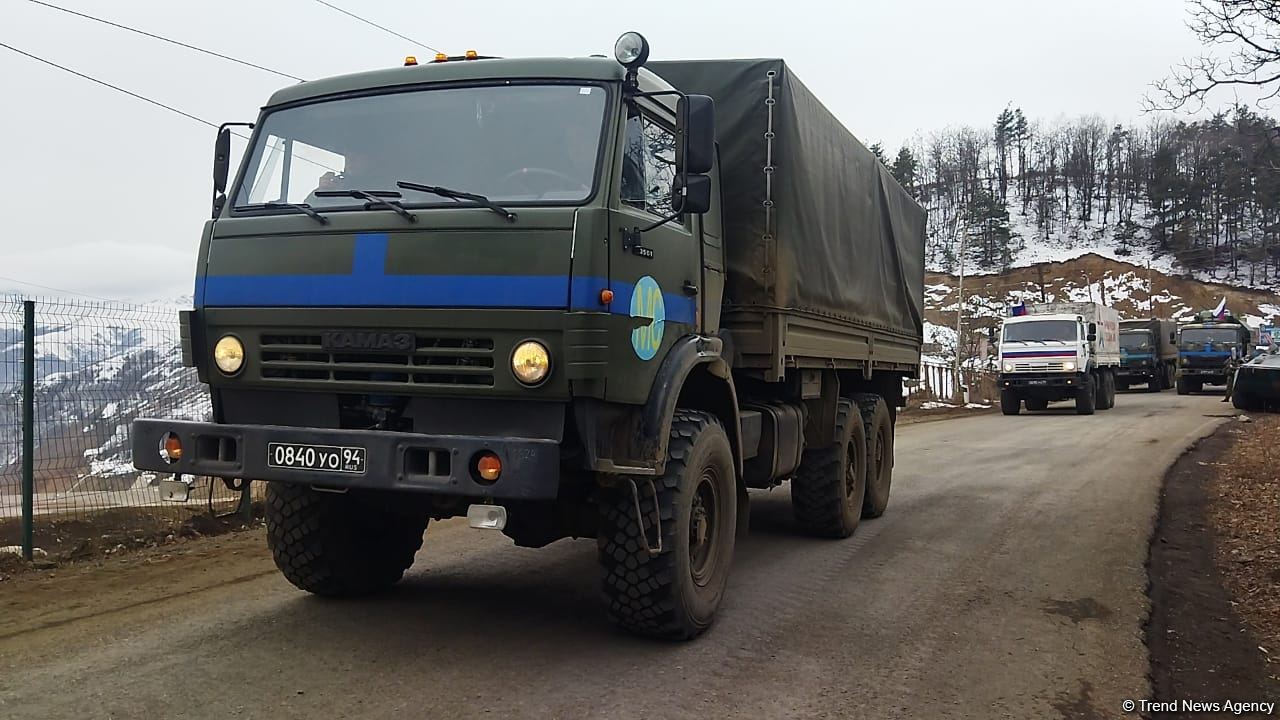 Six supply vehicles of Russian peacekeepers pass freely along Azerbaijan's Lachin-Khankendi road (PHOTO)