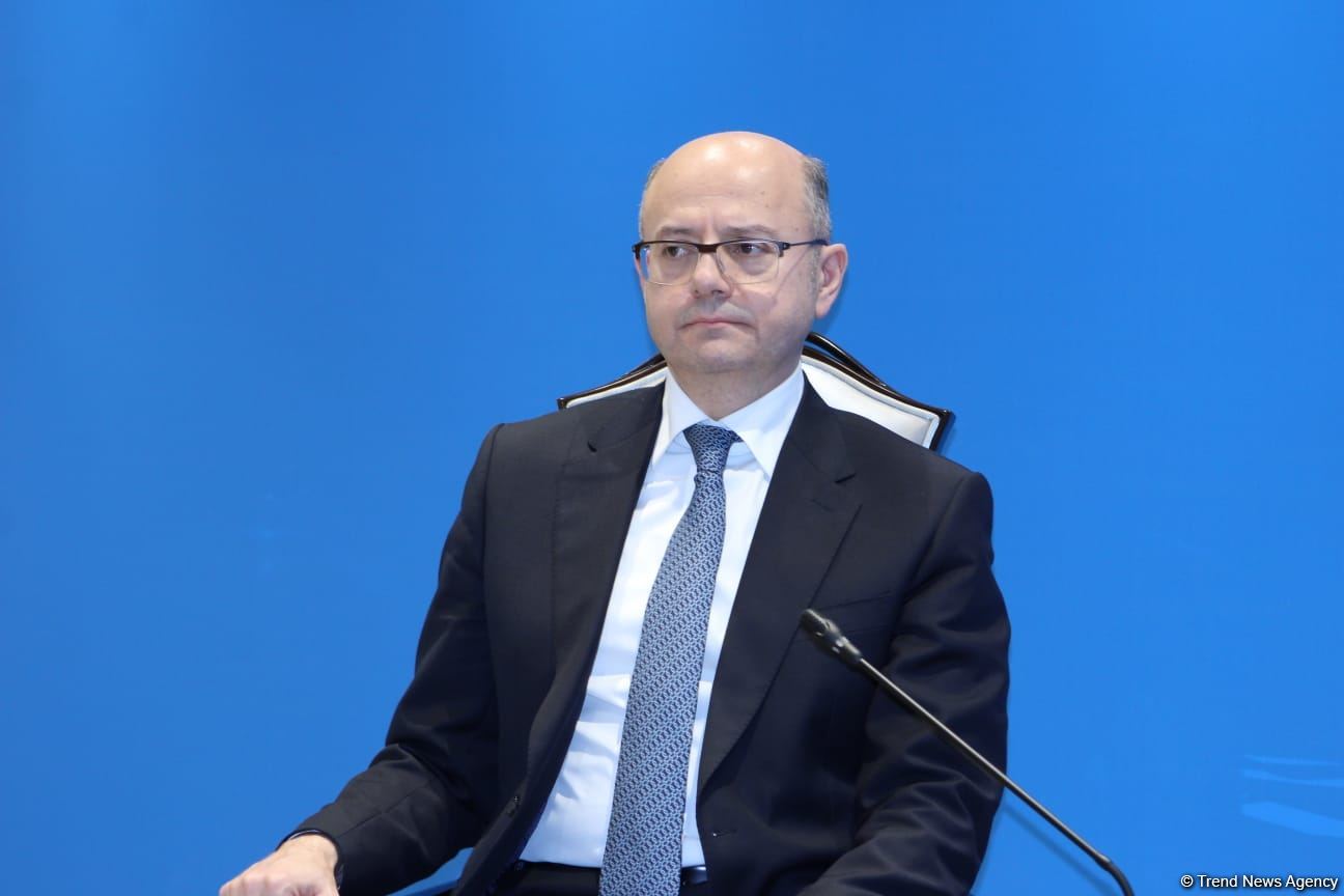 Азербайджан намерен использовать огромный потенциал "зеленой" энергии для поставок в Европу – министр
