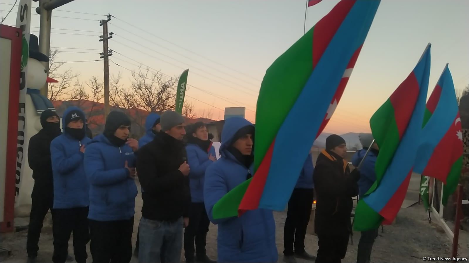 Акция азербайджанских экоактивистов на Лачинской дороге продолжается (ФОТО)