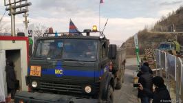 По Лачинской дороге беспрепятственно проехали 9 автомашин миротворцев (ФОТО)