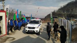 По Лачинской дороге беспрепятственно проехали 9 автомашин миротворцев (ФОТО)