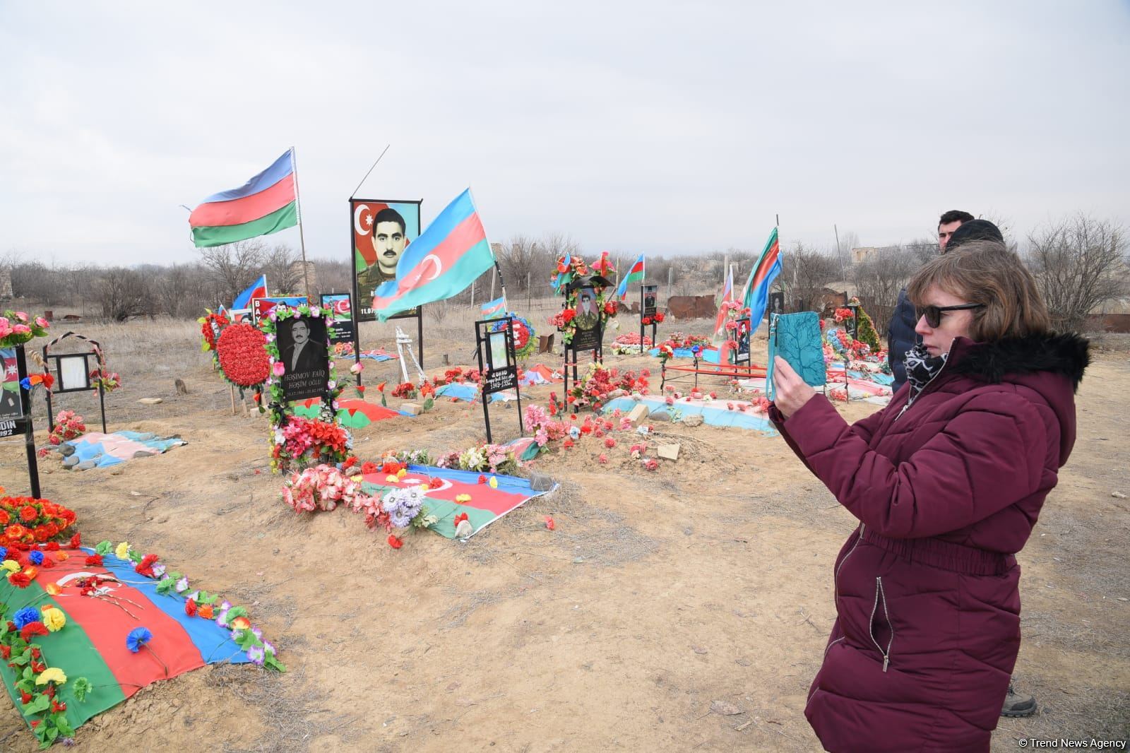 Делегации международных путешественников продемонстрировано варварство армян в Агдаме (ФОТО)