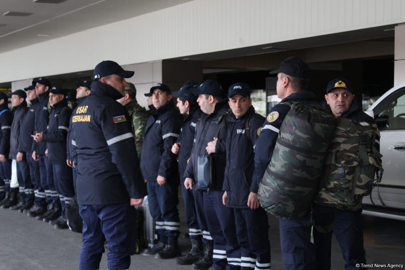 По поручению Президента Азербайджана в Турцию отправились силы быстрого реагирования МЧС (ФОТО)