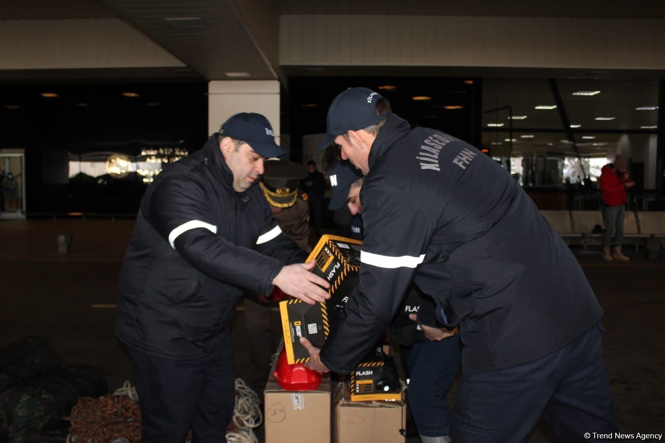 По поручению Президента Азербайджана в Турцию отправились силы быстрого реагирования МЧС (ФОТО)