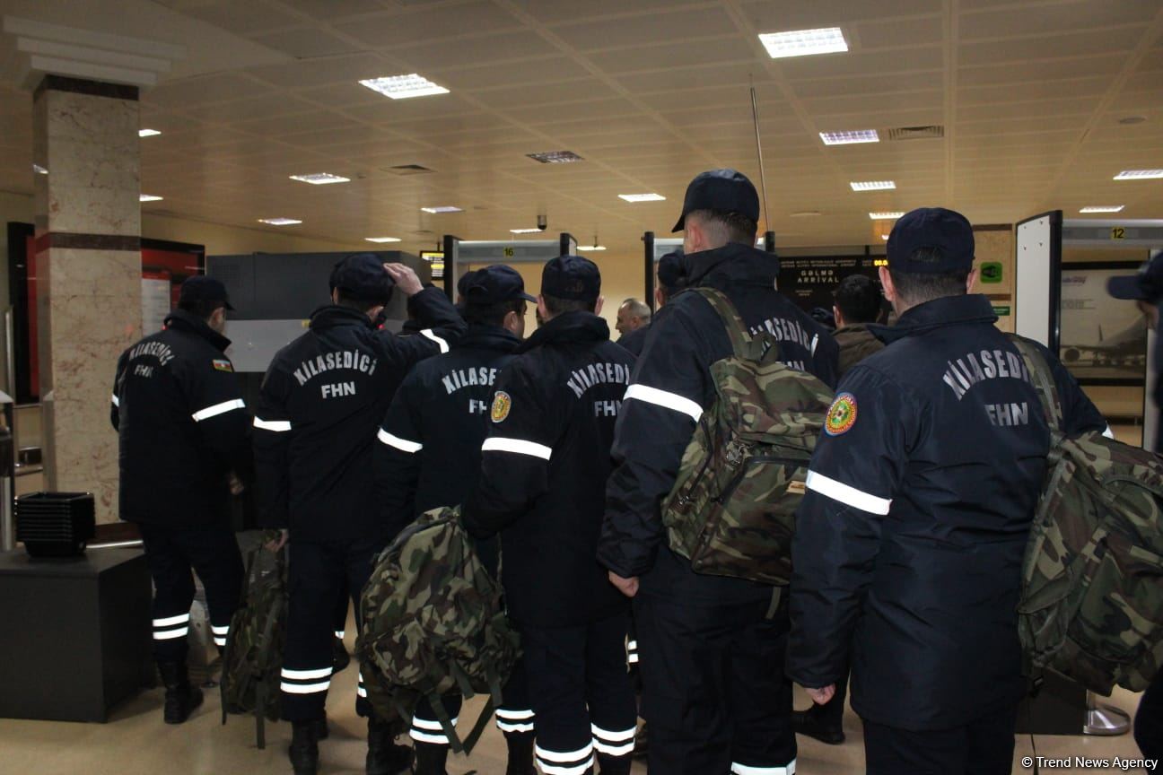 По поручению Президента Азербайджана в Турцию отправились силы быстрого реагирования МЧС (ФОТО)