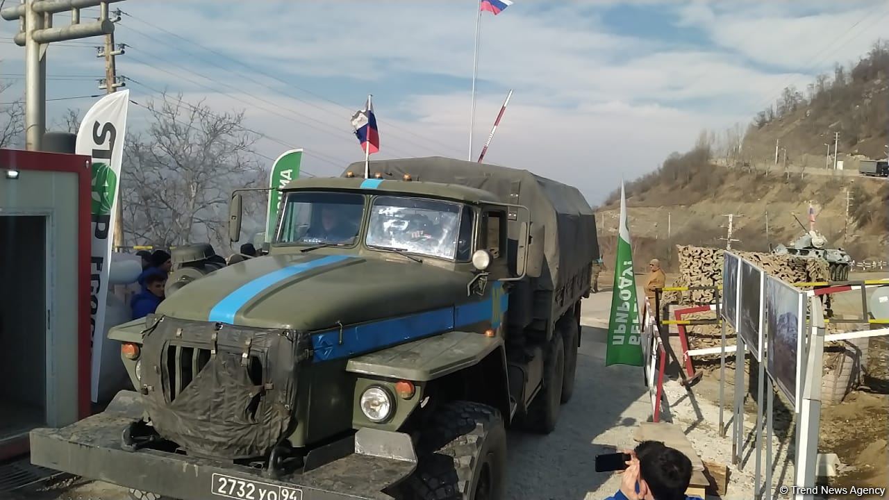 За сегодняшний день по Лачинской дороге проехали 58 машин РМК (ФОТО)