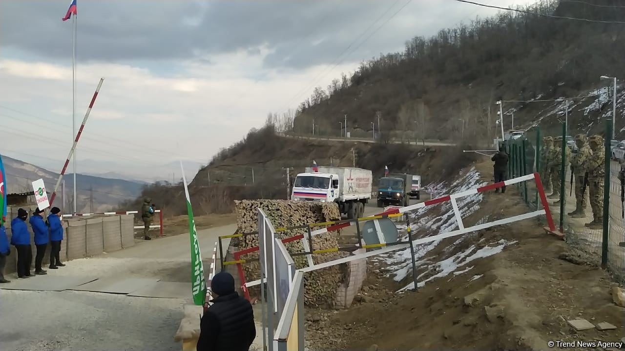 По Лачинской дороге беспрепятственно проехали 20 транспортных средств РМК (ФОТО)