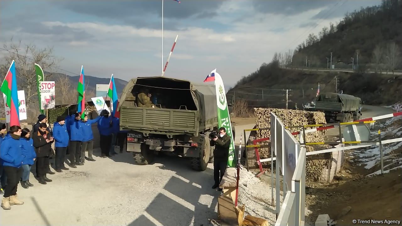 По Лачинской дороге беспрепятственно проехали 20 транспортных средств РМК (ФОТО)