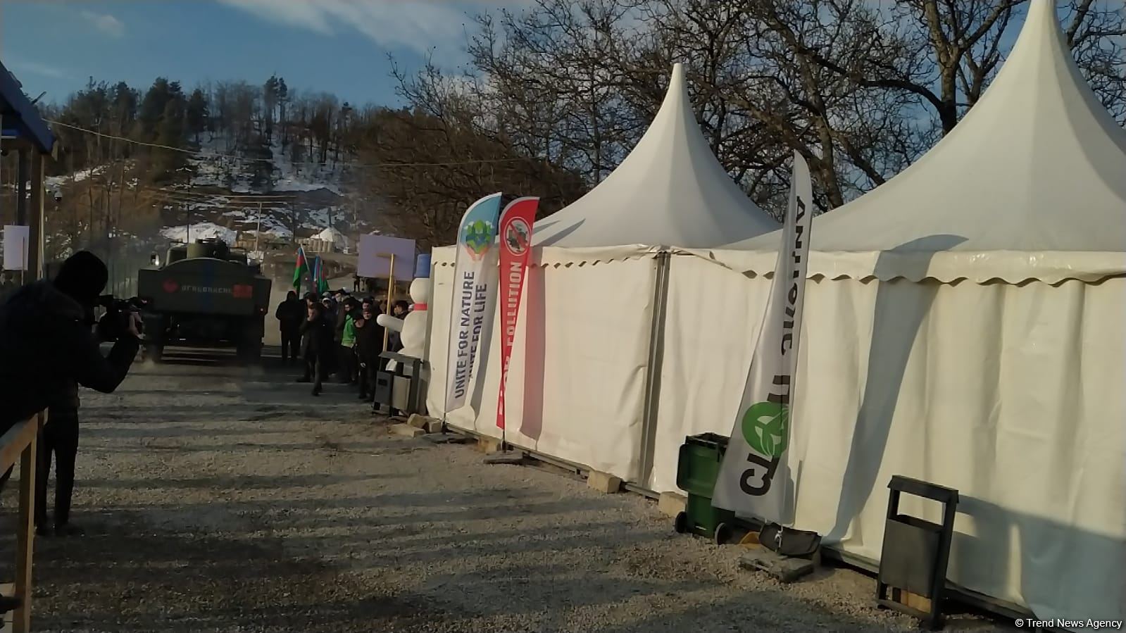 По Лачинской дороге беспрепятственно проехали две автомашины миротворцев (ФОТО)