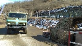 По Лачинской дороге беспрепятственно проехали три грузовые автомашины миротворцев (ФОТО)
