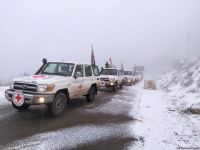 По Лачинской дороге беспрепятственно проехала автоколонна Красного Креста (ФОТО)