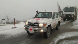По Лачинской дороге беспрепятственно проехала автоколонна Красного Креста (ФОТО)