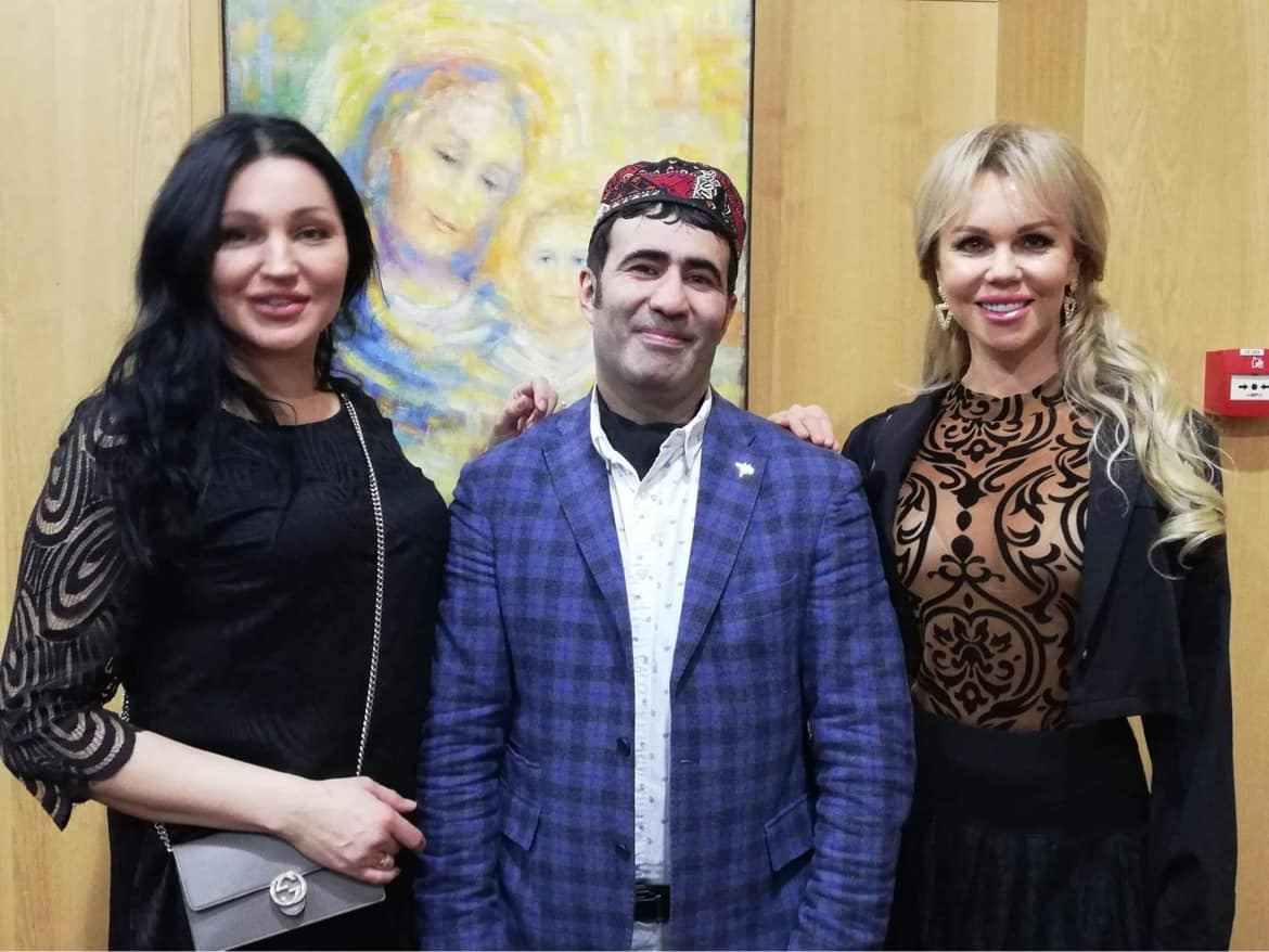 В Таллине открылась выставка работ азербайджанского художника "Восток и Запад" (ВИДЕО, ФОТО)