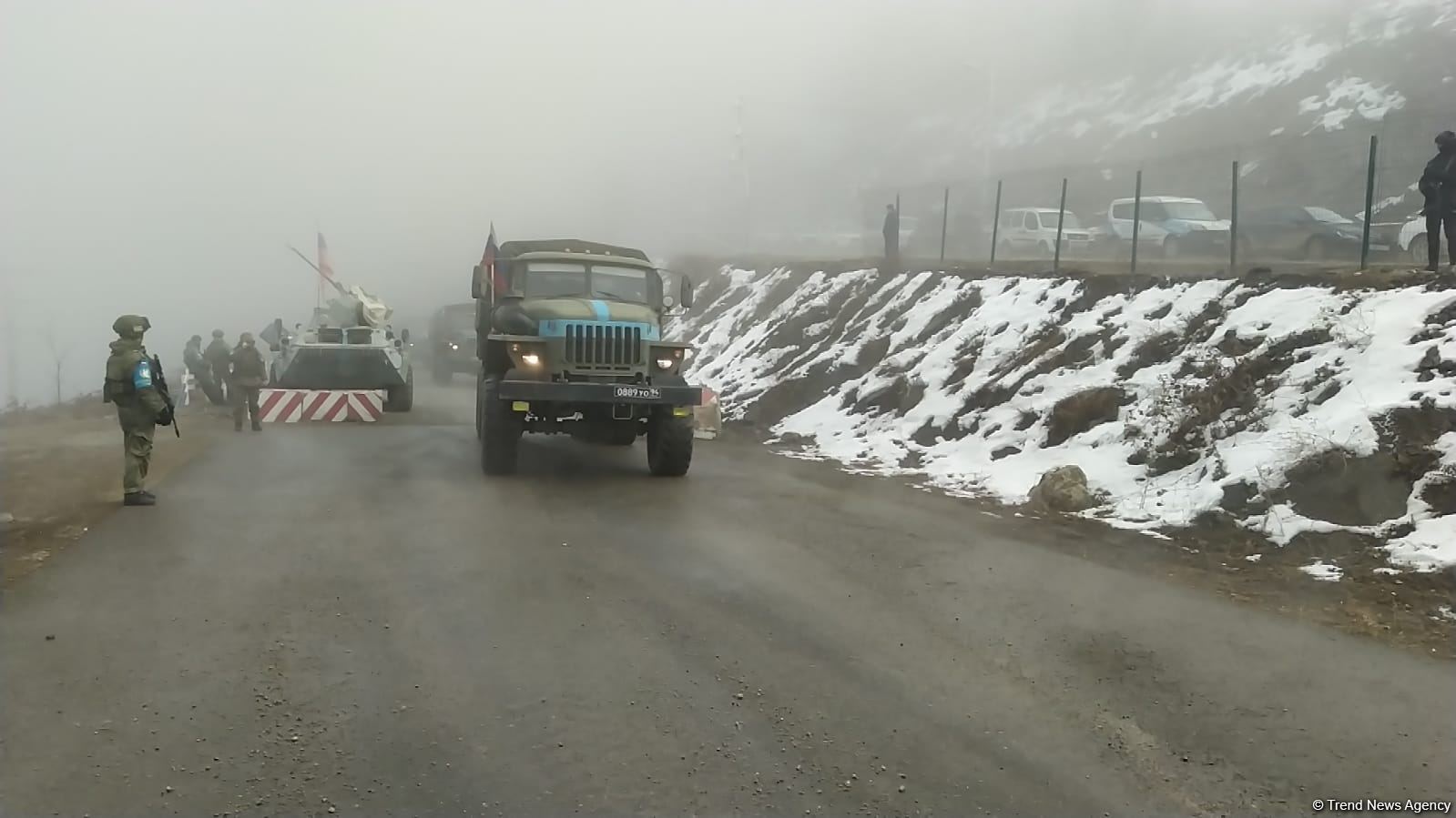 More vehicles of Russian peacekeepers move along Azerbaijan's Lachin-Khankendi road (PHOTO)