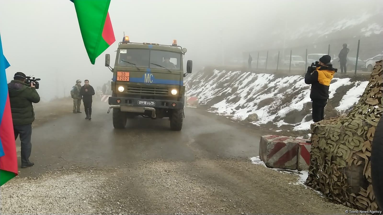 По Лачинской дороге беспрепятственно проехали 14 транспортных средств РМК (ФОТО)
