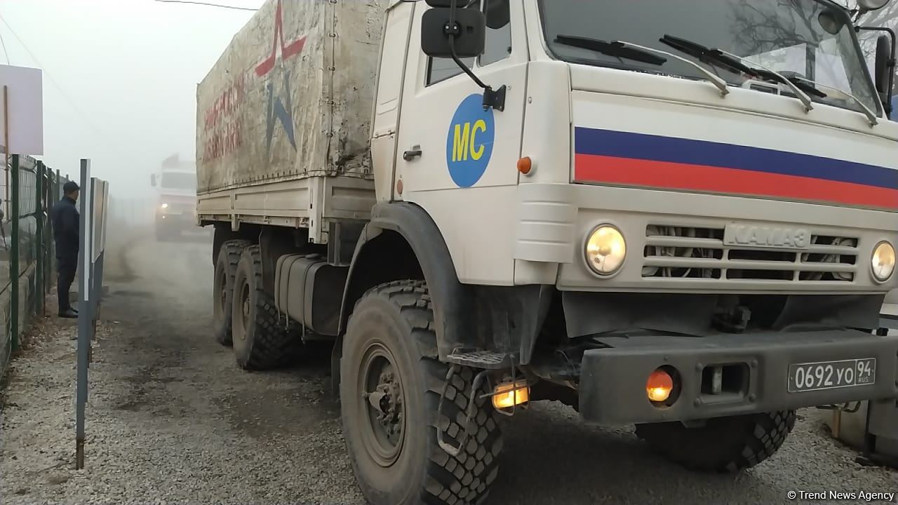 По Лачинской дороге беспрепятственно проехали 26 транспортных средств миротворцев (ФОТО)