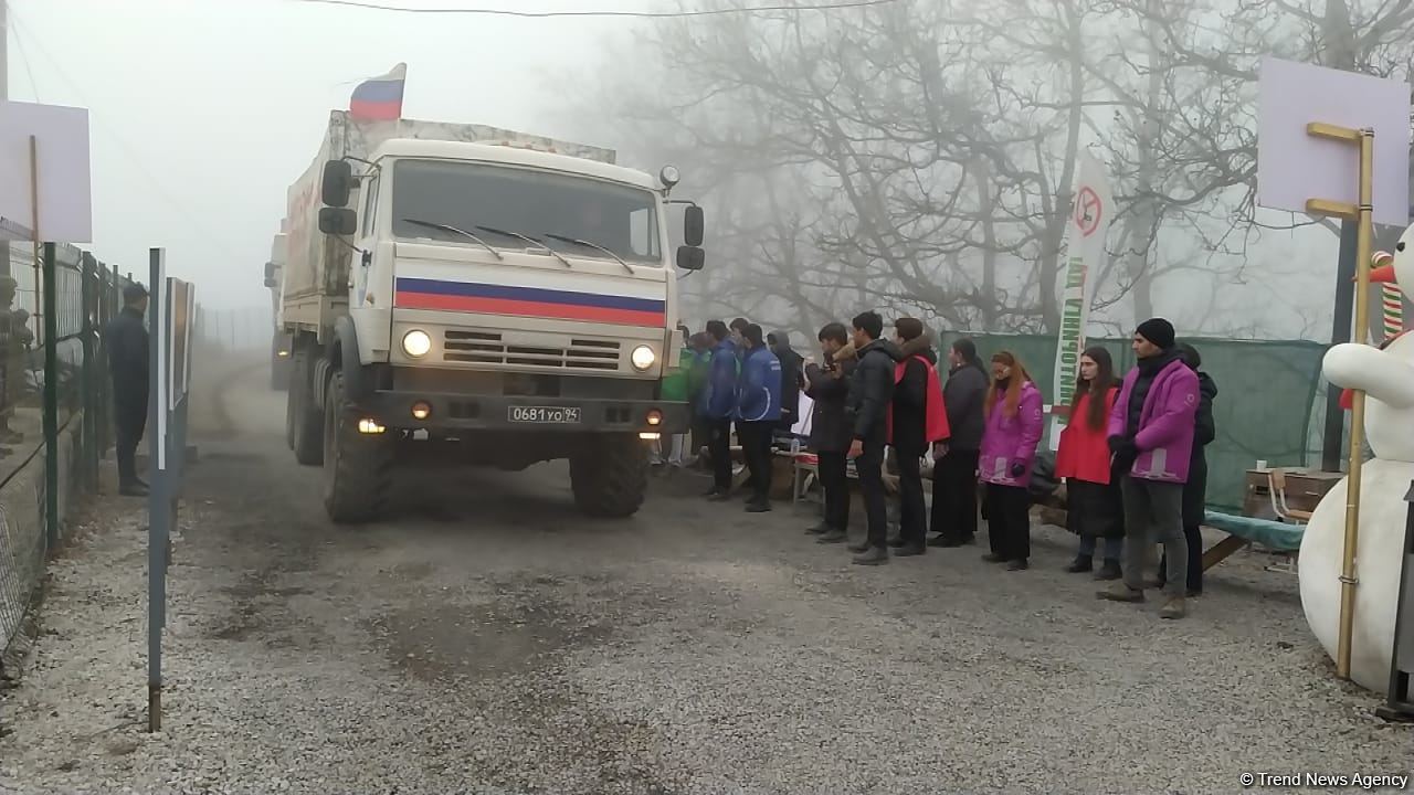 По Лачинской дороге беспрепятственно проехали 26 транспортных средств миротворцев (ФОТО)