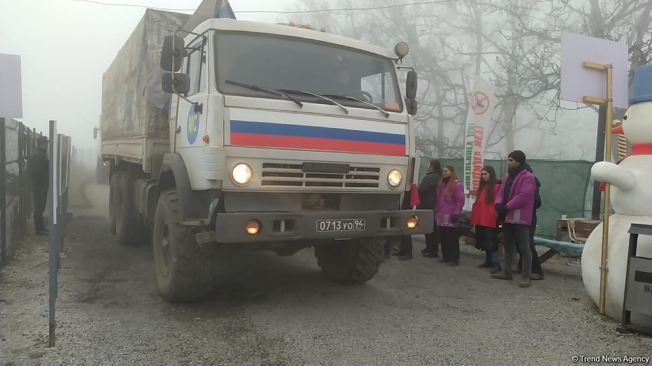 По Лачинской дороге беспрепятственно проехали 26 транспортных средств миротворцев (ФОТО)