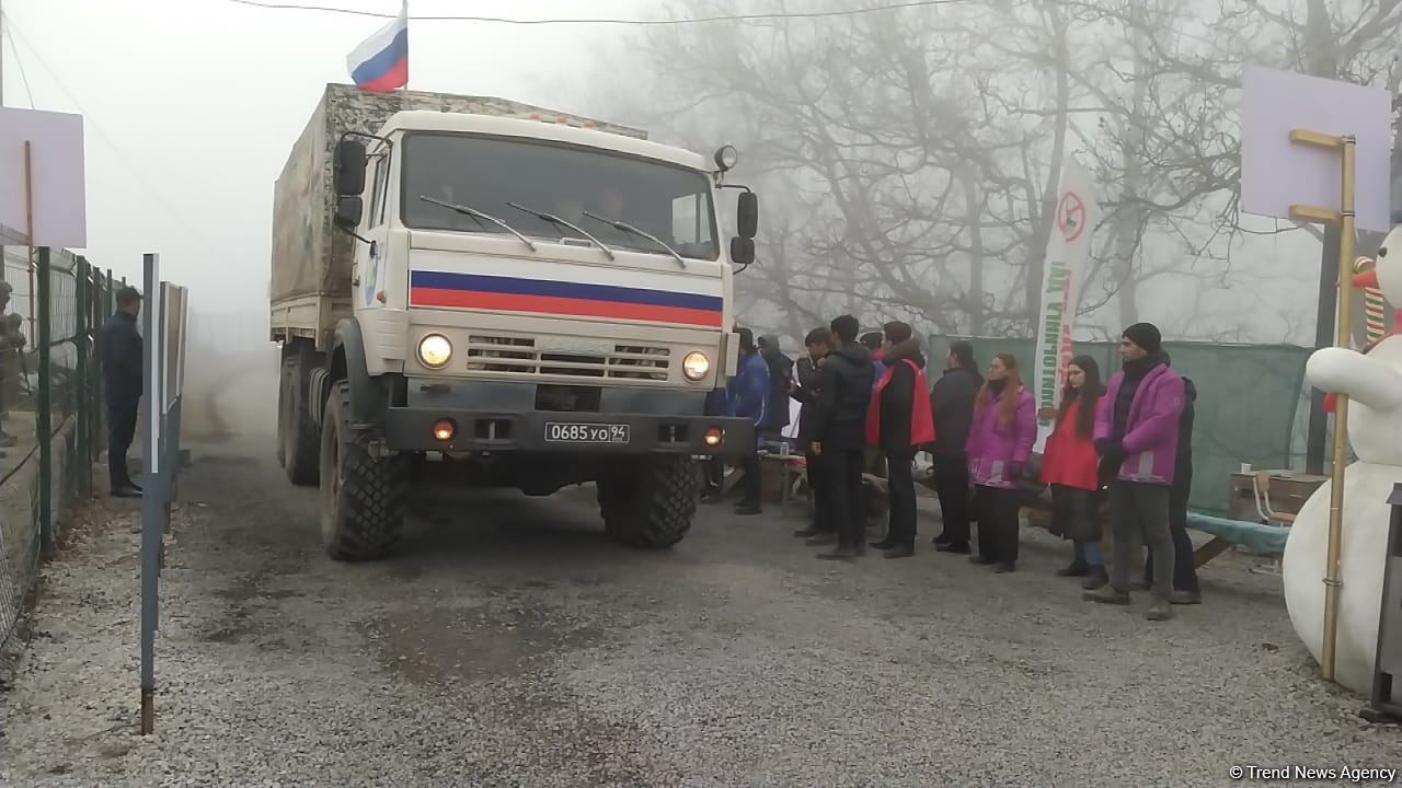 По Лачинской дороге беспрепятственно проехали 26 транспортных средств миротворцев (ФОТО)