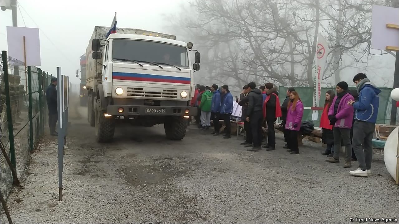 По Лачинской дороге беспрепятственно проехали 26 транспортных средств миротворцев (ФОТО)