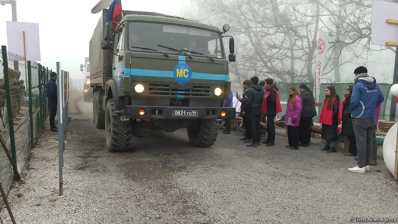 По Лачинской дороге беспрепятственно проехали 26 транспортных средств миротворцев (ФОТО)