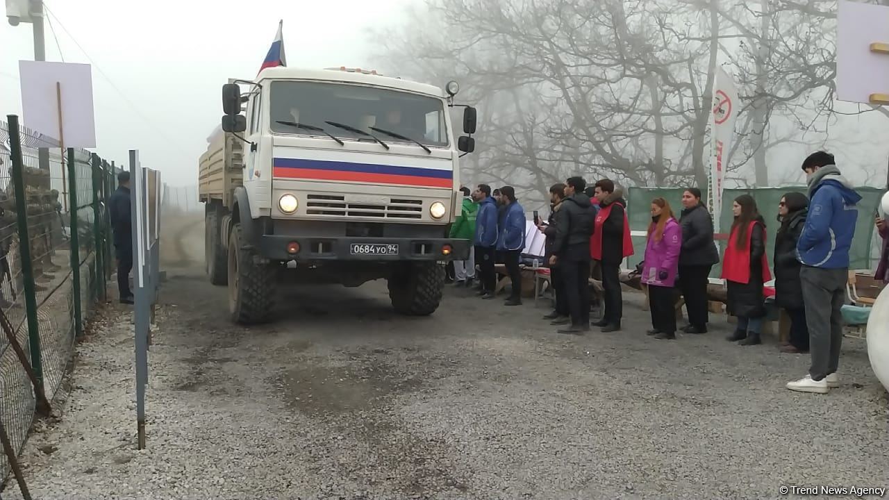 По Лачинской дороге беспрепятственно проехали 26 транспортных средств миротворцев (ФОТО)