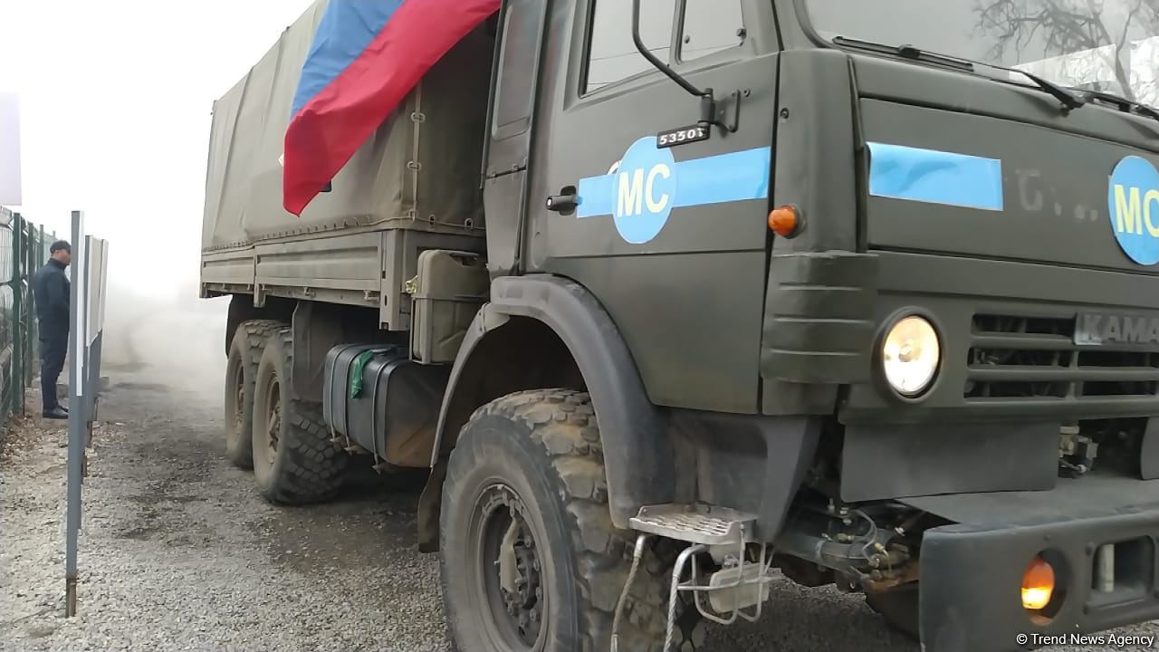 По Лачинской дороге беспрепятственно проехали 26 транспортных средств миротворцев (ФОТО)