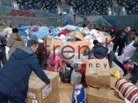 В Баку нескончаемый поток людей оказывает помощь братской Турции - репортаж (ВИДЕО, ФОТО)