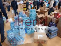 В Баку нескончаемый поток людей оказывает помощь братской Турции - репортаж (ВИДЕО, ФОТО)