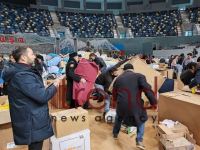 В Баку нескончаемый поток людей оказывает помощь братской Турции - репортаж (ВИДЕО, ФОТО)
