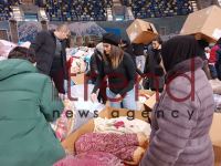 В Баку нескончаемый поток людей оказывает помощь братской Турции - репортаж (ВИДЕО, ФОТО)