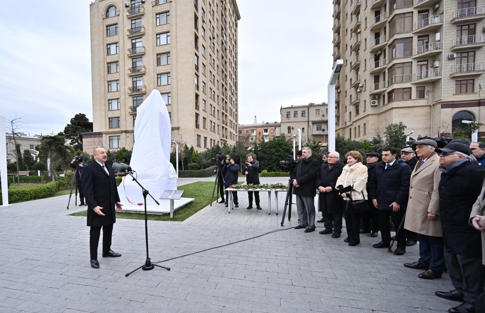 Президент Ильхам Алиев принял участие в открытии памятника выдающемуся композитору Тофику Кулиеву в Баку (ФОТО)