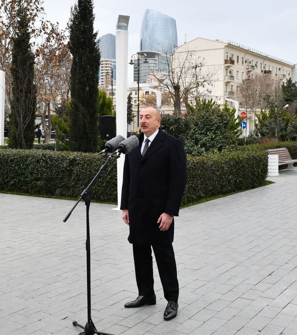 Президент Ильхам Алиев принял участие в открытии памятника выдающемуся композитору Тофику Кулиеву в Баку (ФОТО)