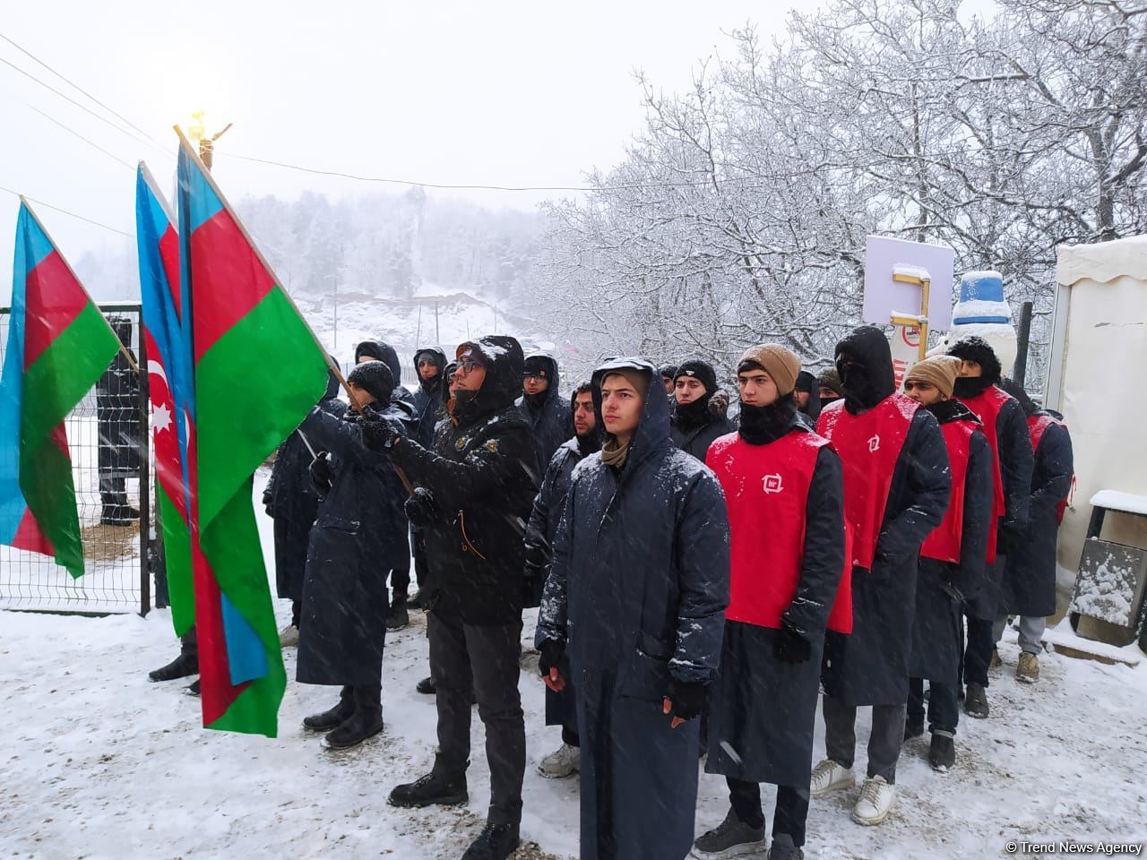 Акция азербайджанских экоактивистов на Лачинской дороге продолжается (ФОТО)