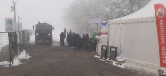 По Лачинской дороге беспрепятственно проехали еще три автомобиля миротворцев (ФОТО)