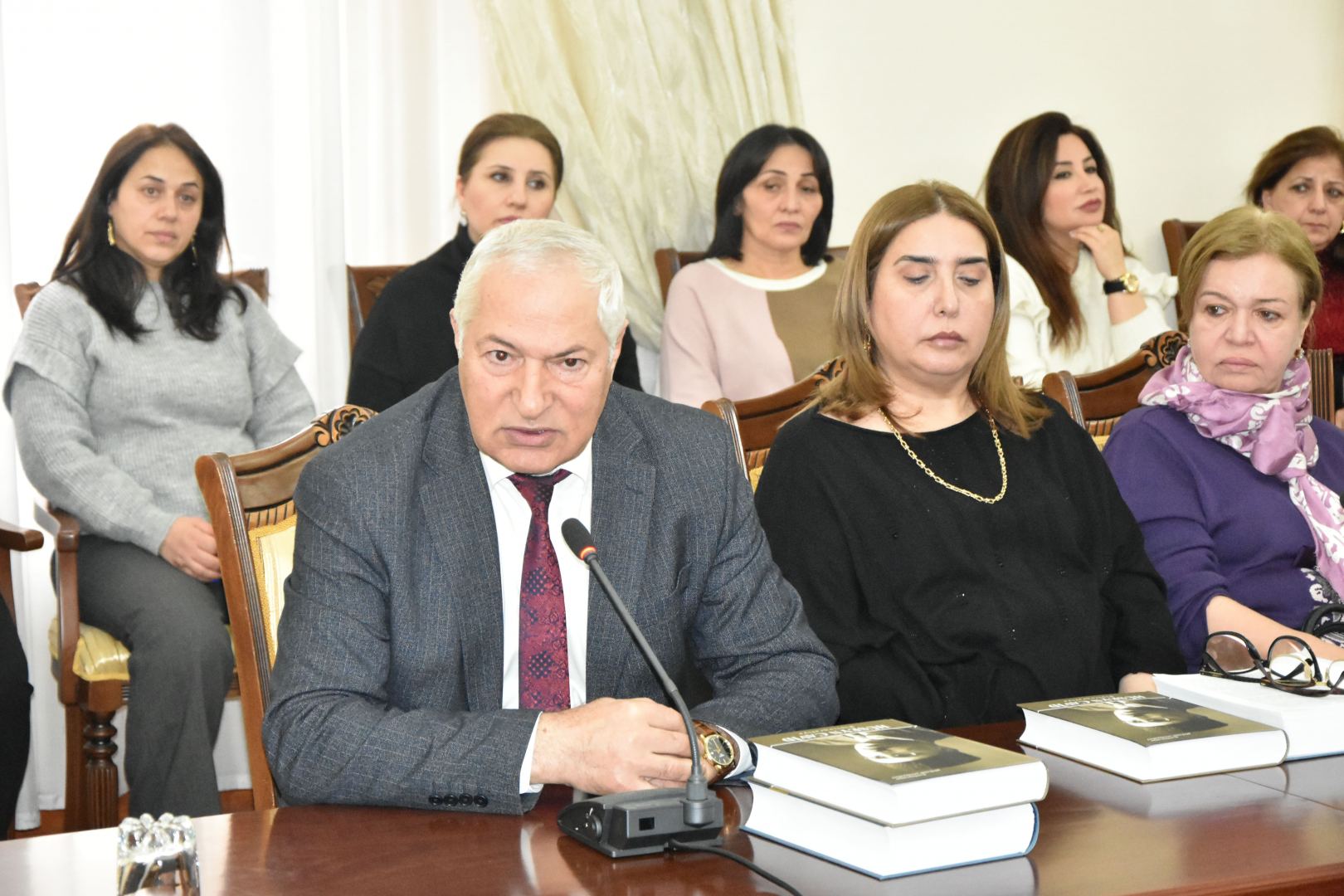 В Баку презентованы издания, посвященные Гусейну Джавиду (ФОТО)