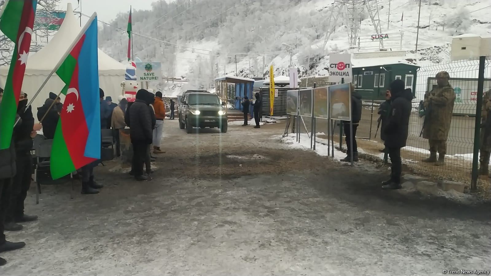 One more vehicle of Russian peacekeepers passes freely along Azerbaijan's Lachin-Khankendi road (PHOTO)
