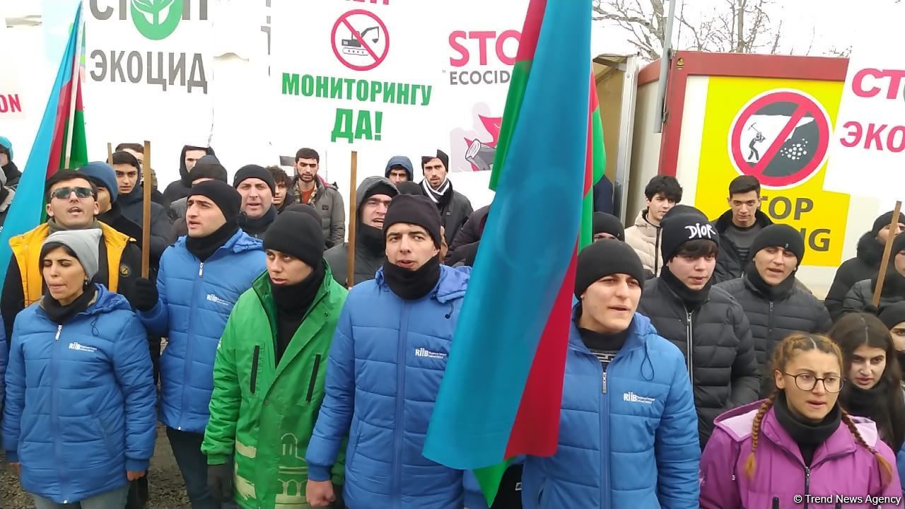 Наблюдается оживление на акции на дороге Лачин-Ханкенди (ФОТО/ВИДЕО)