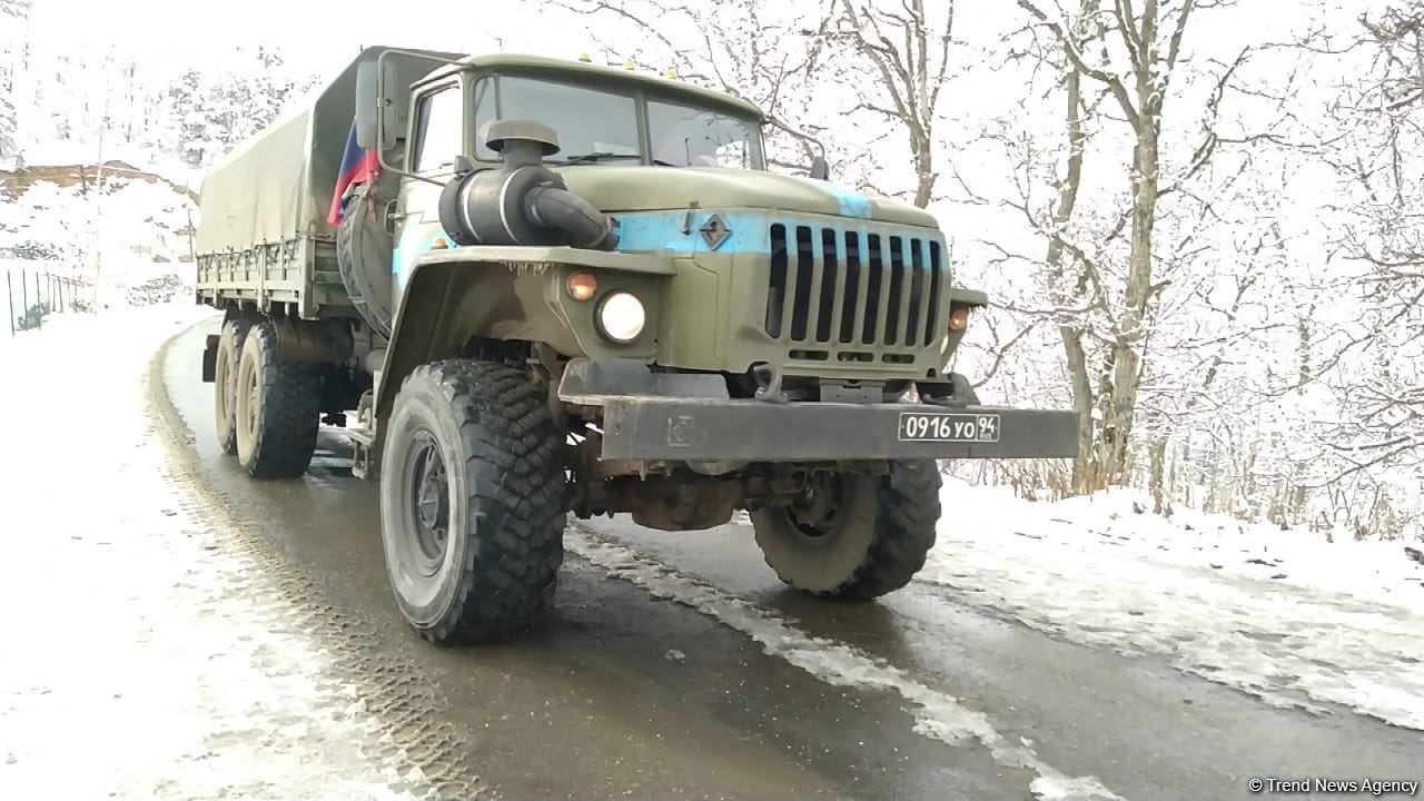 Vehicles of Russian peacekeepers pass freely along Azerbaijan's Lachin-Khankendi road (PHOTO)