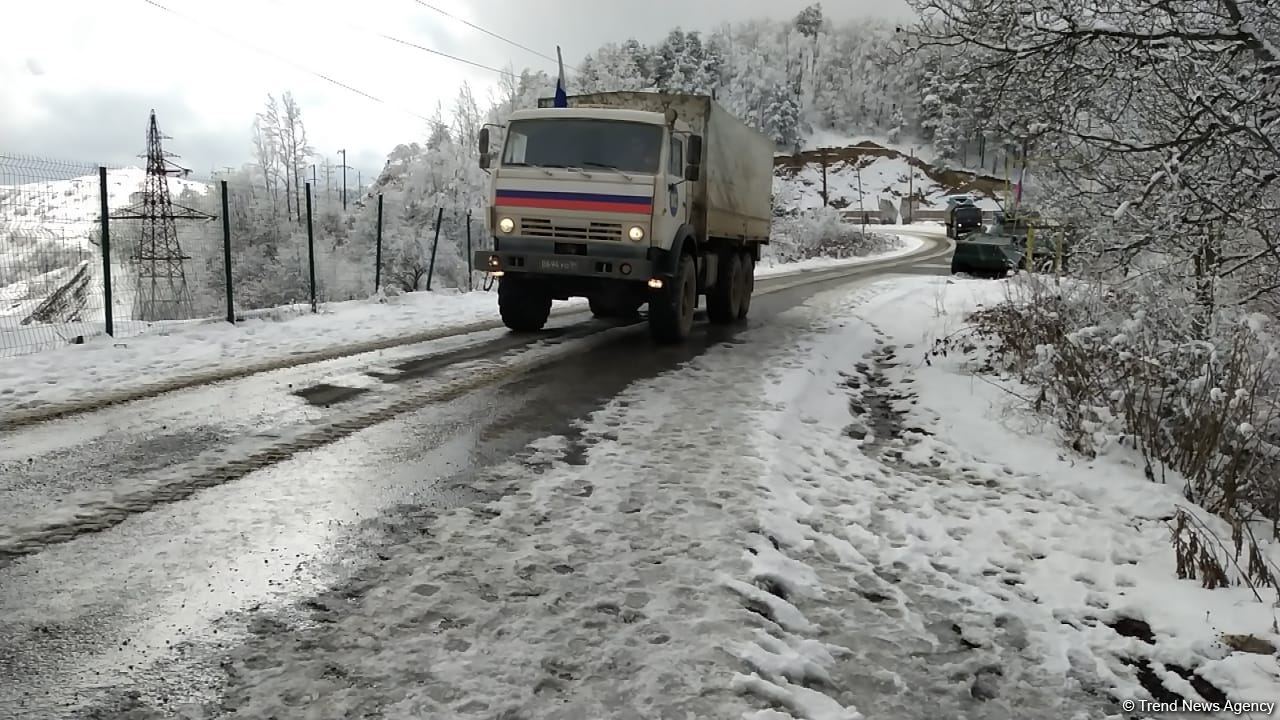 Vehicles of Russian peacekeepers pass freely along Azerbaijan's Lachin-Khankendi road (PHOTO)