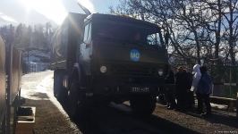 По Лачинской дороге беспрепятственно проехали еще 15 автомобилей российских миротворцев (ФОТО)