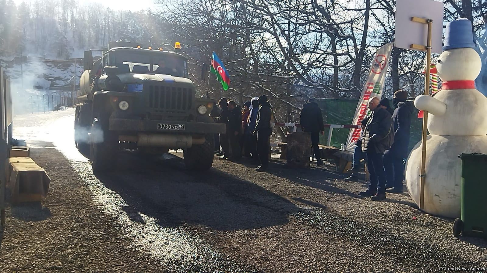 По Лачинской дороге беспрепятственно проехали еще 15 автомобилей российских миротворцев (ФОТО)