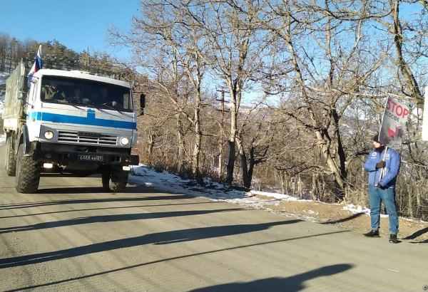 Truck of Russian peacekeepers moves freely along Azerbaijani Lachin-Khankendi road (PHOTO)