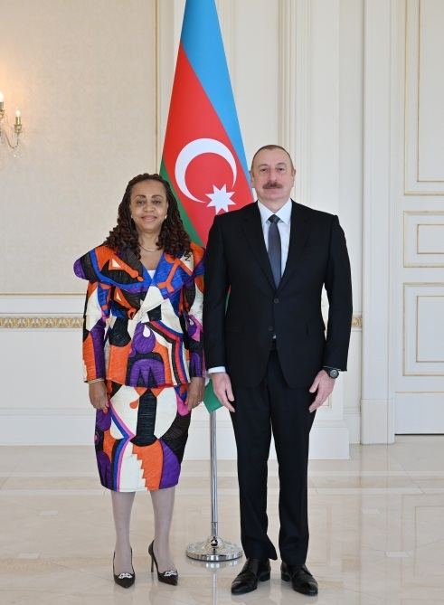 President Ilham Aliyev receives credentials from newly appointed ambassador of Ghana to Azerbaijan (PHOTO/VIDEO)