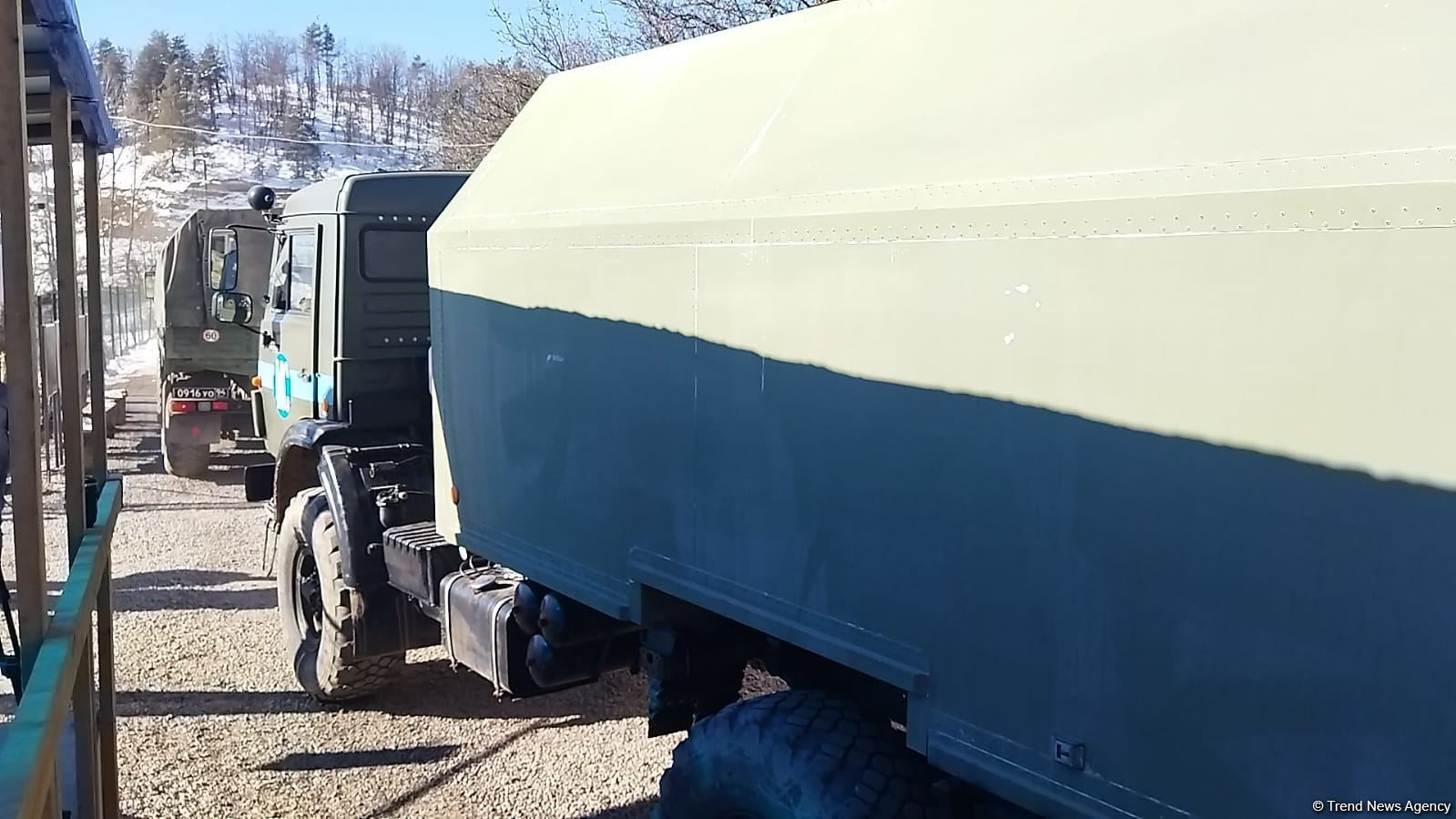 More vehicles of Russian peacekeepers move along Azerbaijan's Lachin-Khankendi road (PHOTO)